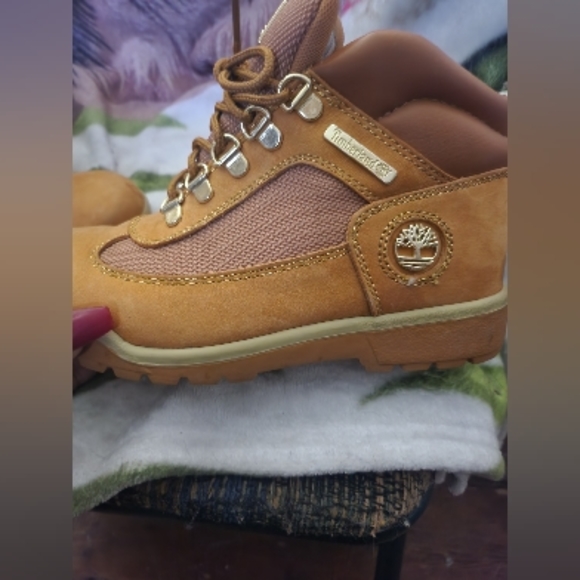 Timberland gold accent ankle boots LIGHTLY USED!! - Picture 2 of 7